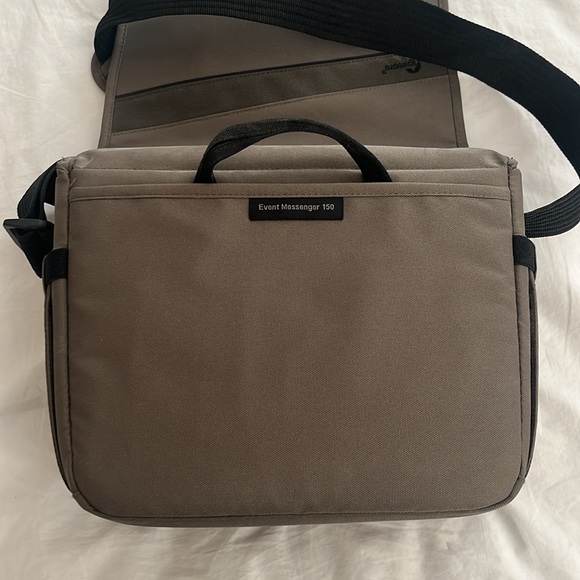 Lowepro camera bag - Picture 5 of 5